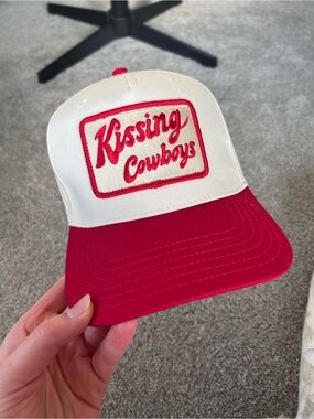 SOLD OUT KISSING COWBOYS HAT